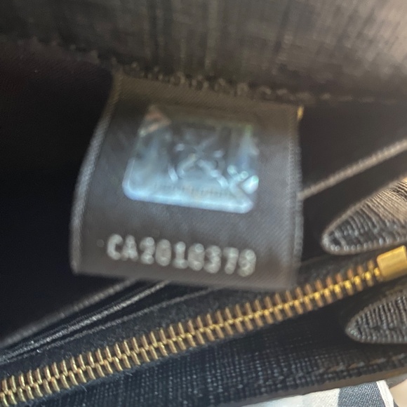 Fendi Folio Patina Zucchini Black Wallet with Gold Hardware New - Picture 15 of 15